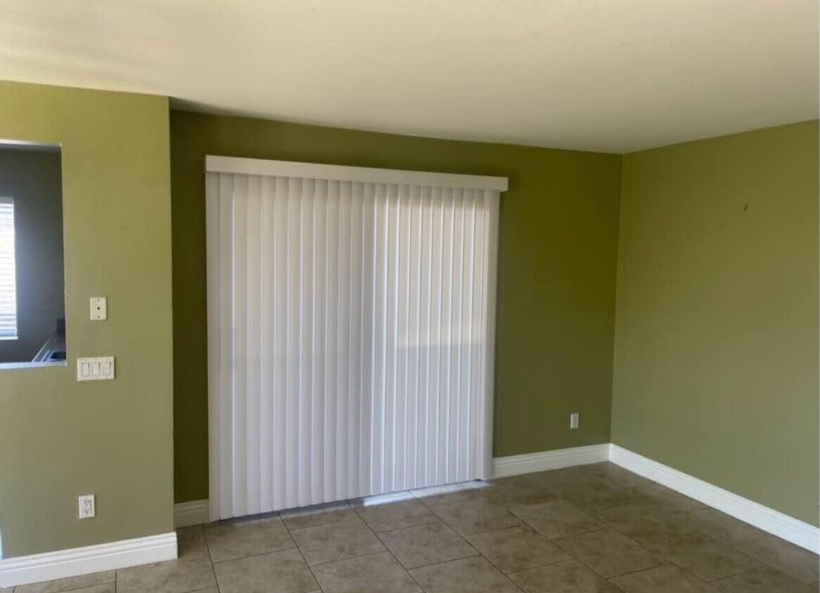 Primary Photo - 1 bed 1 bath Apartment for Rent in Mira Mesa