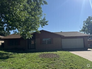 Building Photo - 208 Prairie Wind Blvd