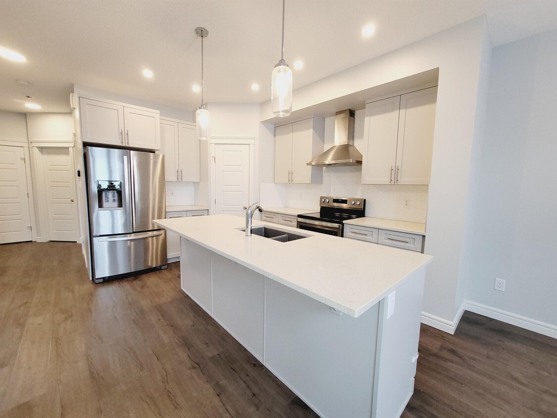 Photo principale - 2638 Donaghey Cres SW