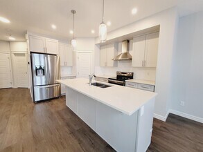 Building Photo - 2638 Donaghey Cres SW