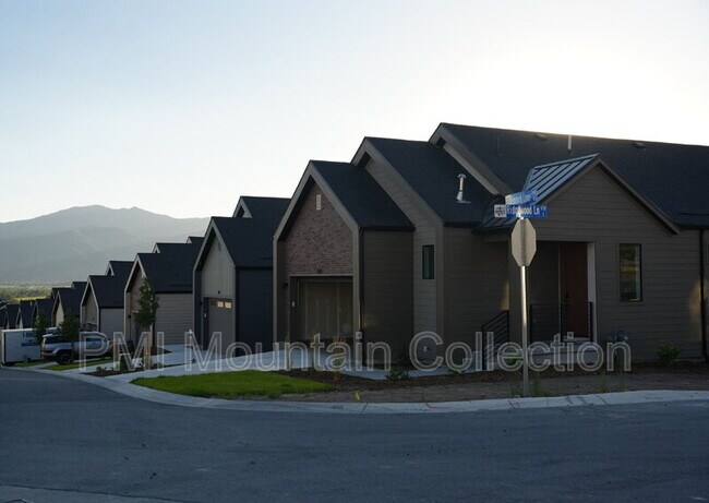 Foto del edificio - 459 Rimrock Ln