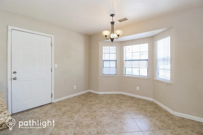 Foto del edificio - 8616 Pershing Ave