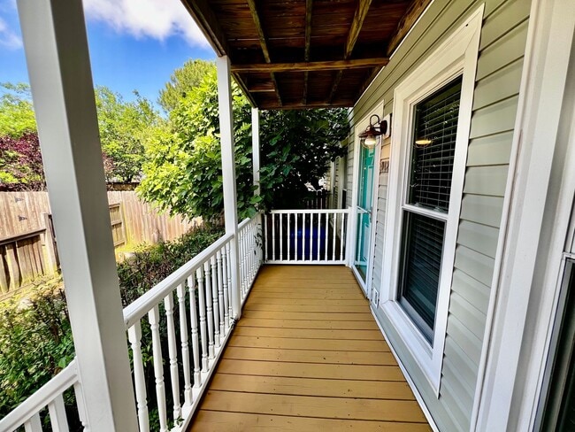 Building Photo - Super Cute Condo off Shore Drive in VB