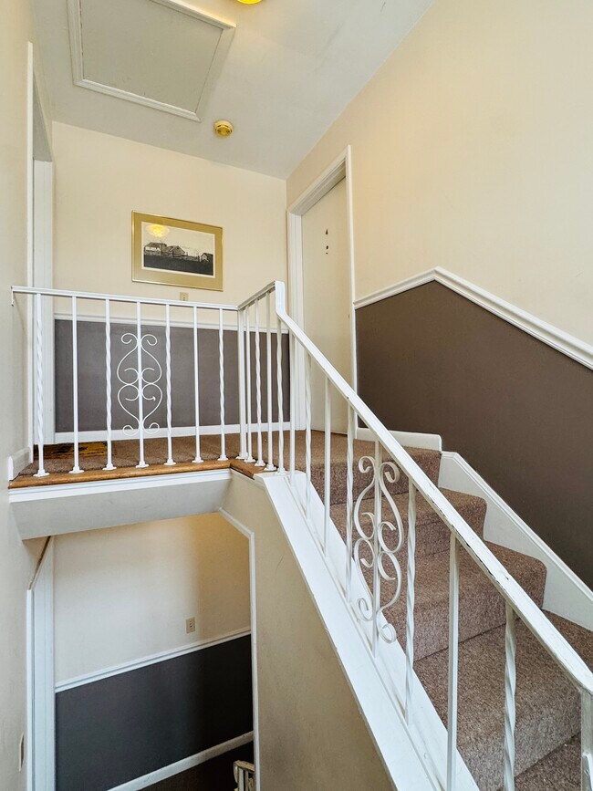 Pasillo - 6101 Dryden Ave