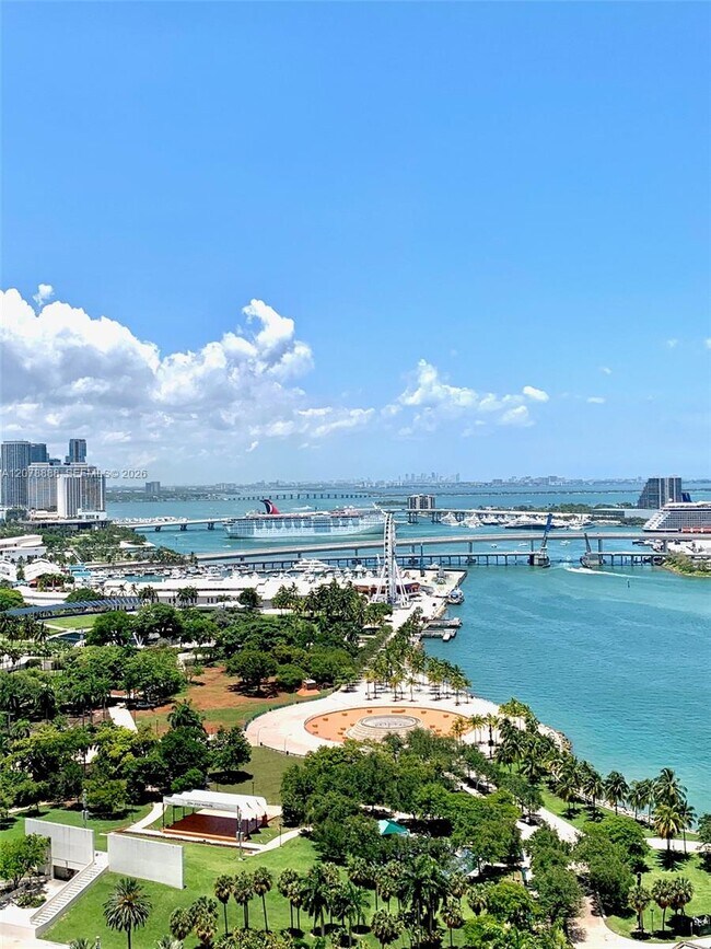 Building Photo - 325 S Biscayne Blvd
