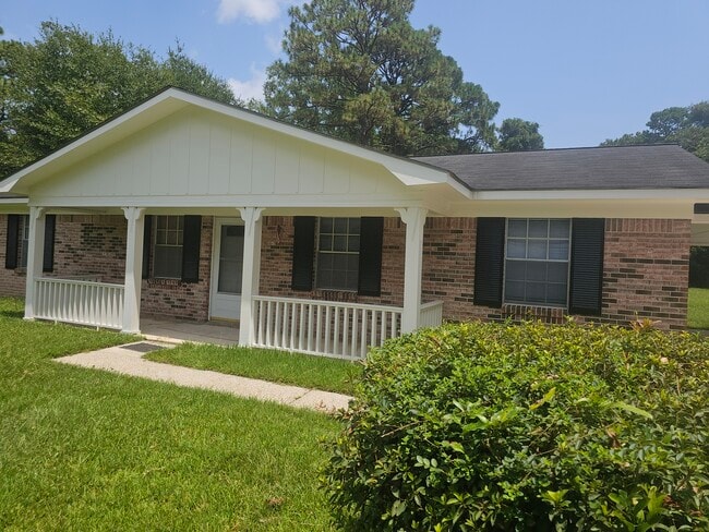 Building Photo - 3917 Terry Ln