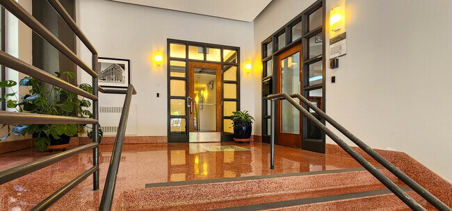Foto del edificio - 621 S Plymouth Ct
