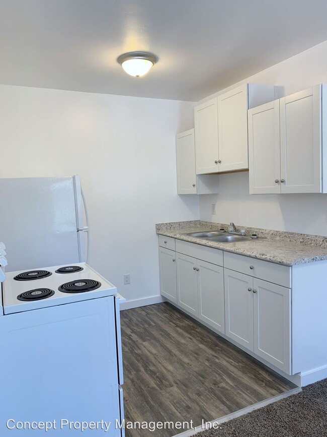Building Photo - 577 500 E