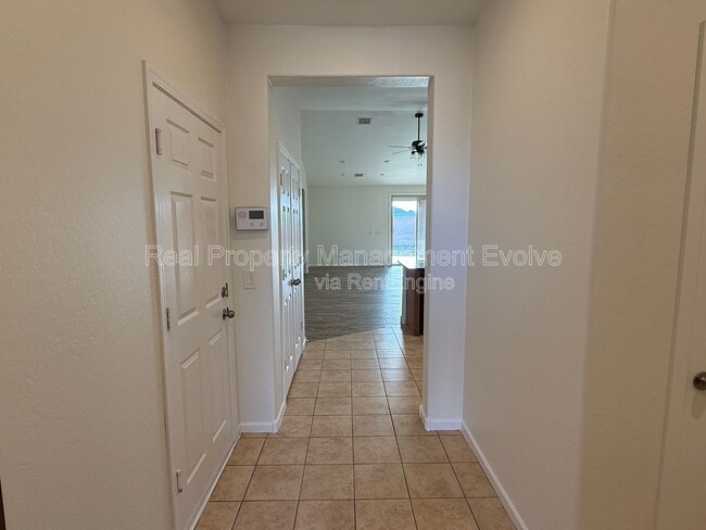 Building Photo - 36812 Yellowstone Dr