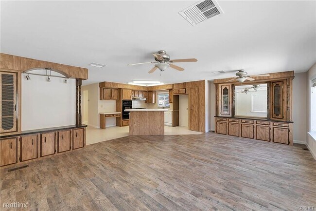 Building Photo - 3 br, 2 bath House - 912 Starr Ct
