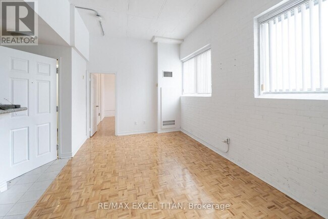Building Photo - 1407 Dupont St