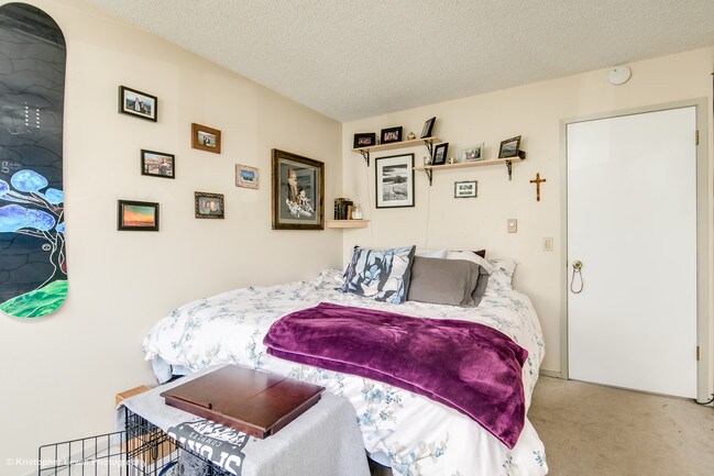 Building Photo - 1190 Poplar Ave