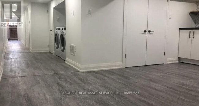 Building Photo - 179 Markham St