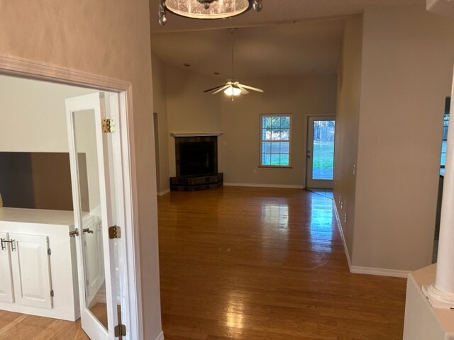 Foto del edificio - 2459 Parkridge Dr