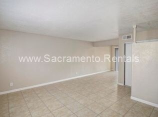 Foto del edificio - Nicely Updated 2bd/1.5ba Duplex near Power...