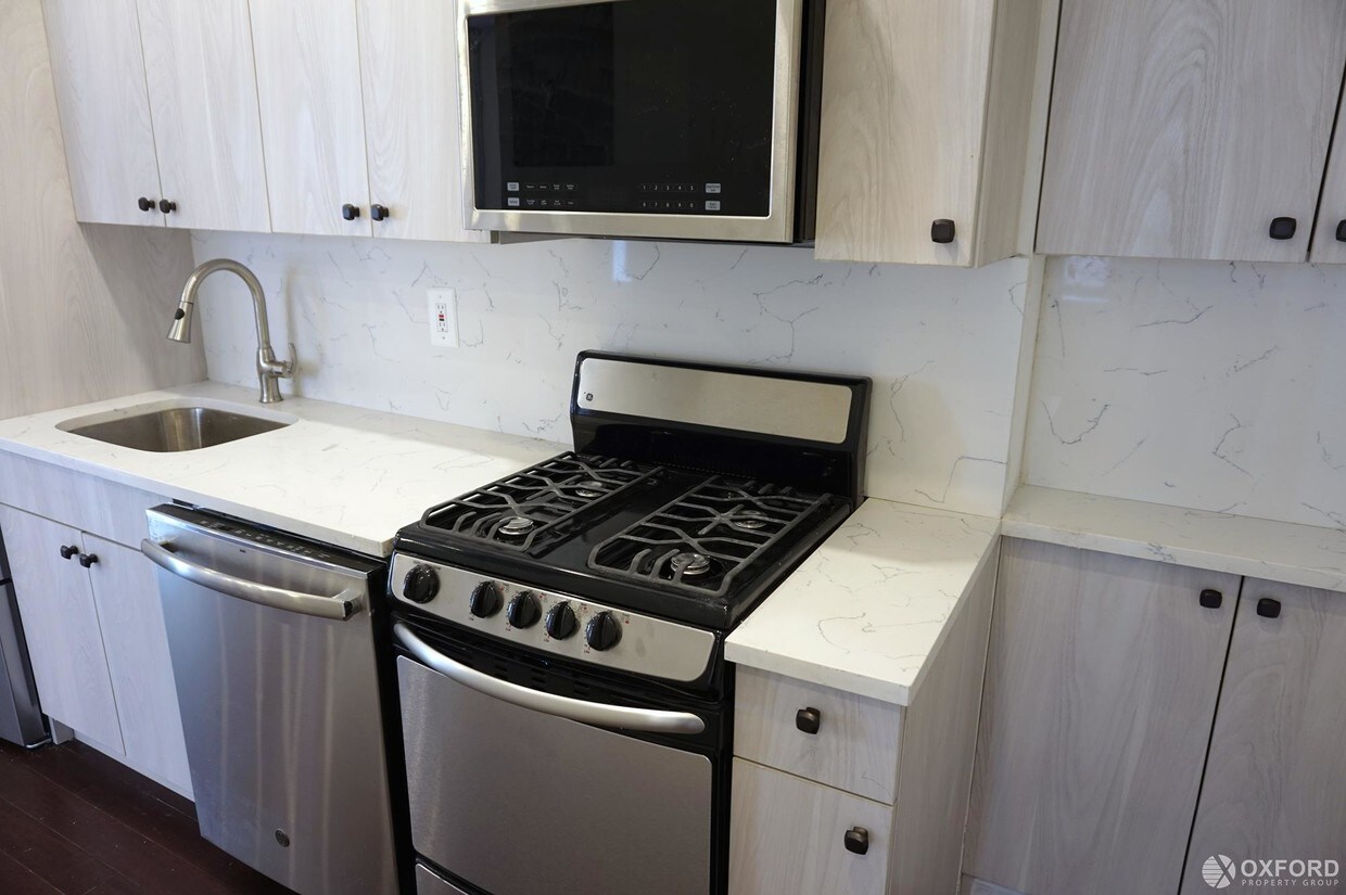 Foto principal - 636 W 136th St