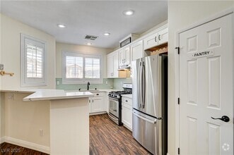 Building Photo - 25 Lone Cove Ct