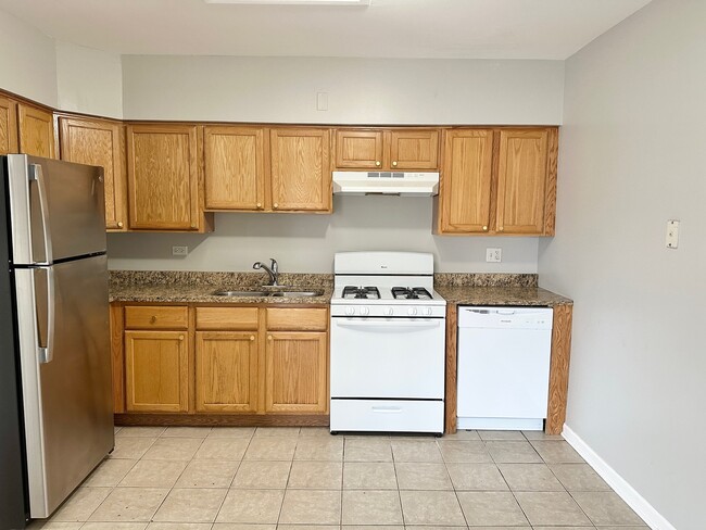 Building Photo - 8656 84th Ct