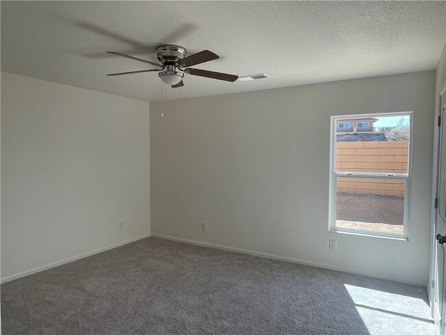 Foto del edificio - 2446 River Valley Cir