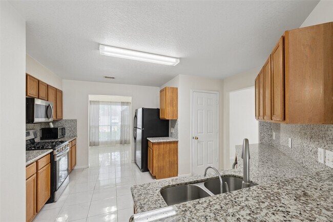Foto del edificio - 19514 Swan Valley Dr
