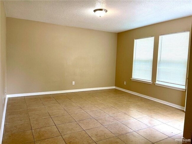 Building Photo - 4106 Linda Vista St
