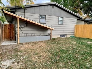 Building Photo - 428 Custer Ave