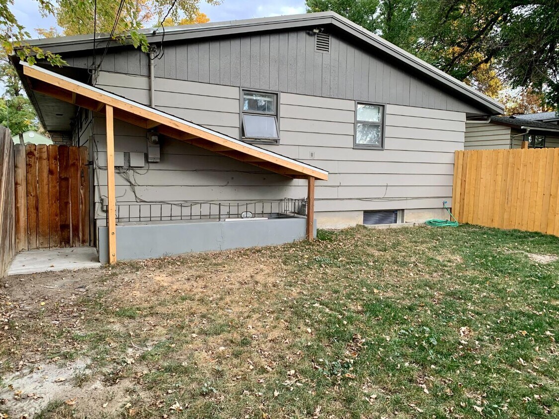 Primary Photo - 428 Custer Ave