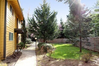 Building Photo - 6755-6755 SW Terri Ct
