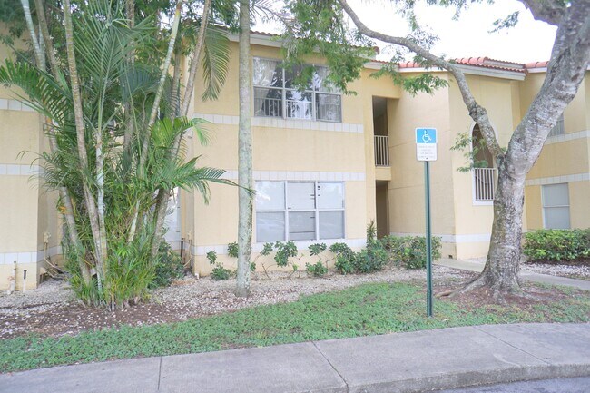 Building Photo - 12620 Vista Isles Dr