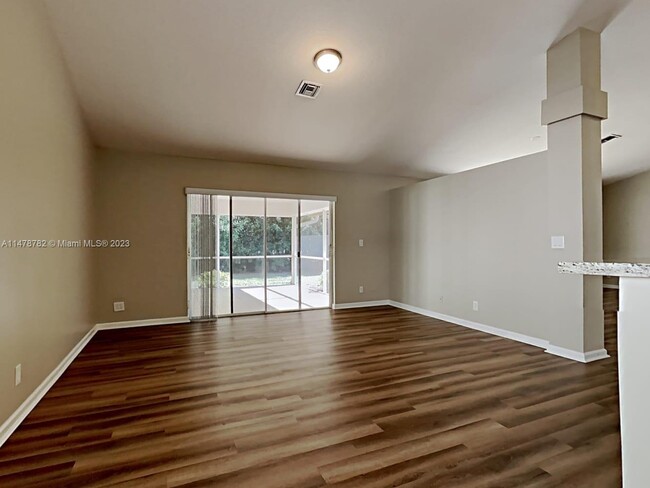 Building Photo - 6736 Blue Bay Cir