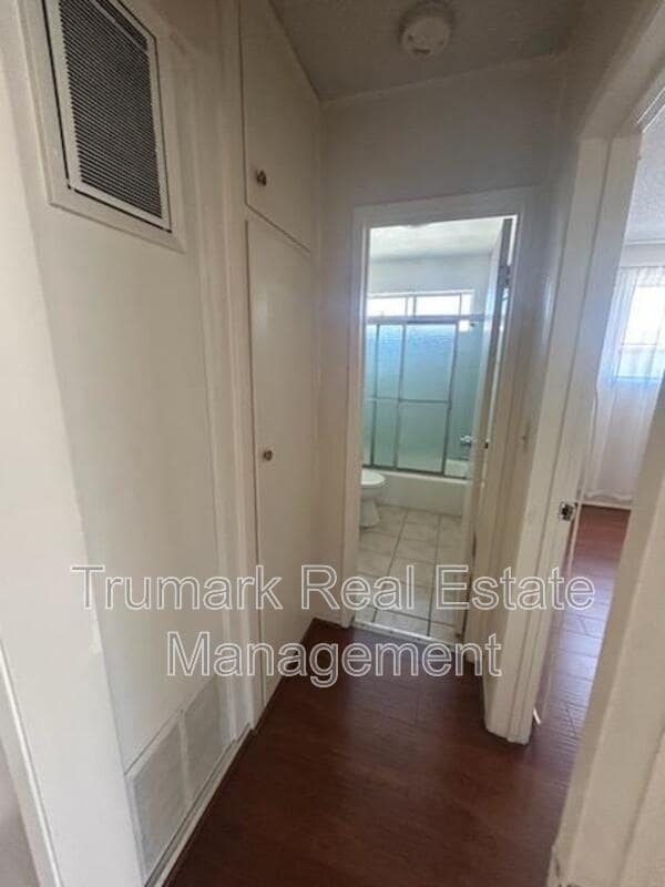 Foto del edificio - 4619 Lexington Ave
