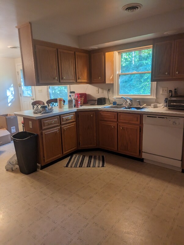 2039 Grade Rd, Falling Waters, WV 25419 House Rental in Falling