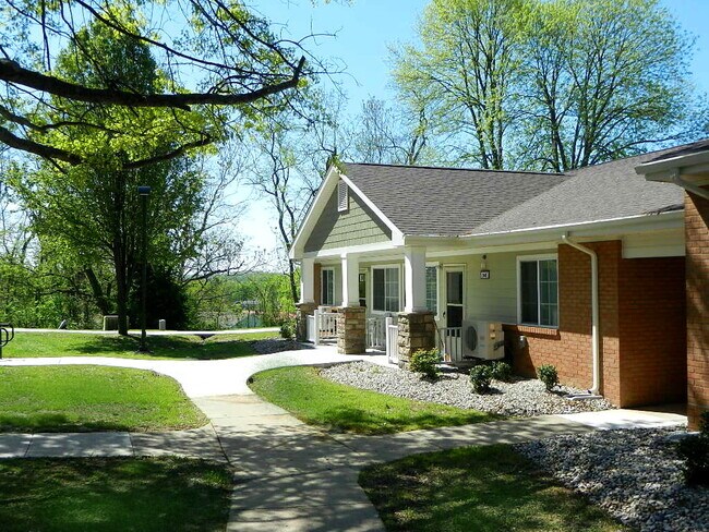 Foto del edificio - Greensburg Village
