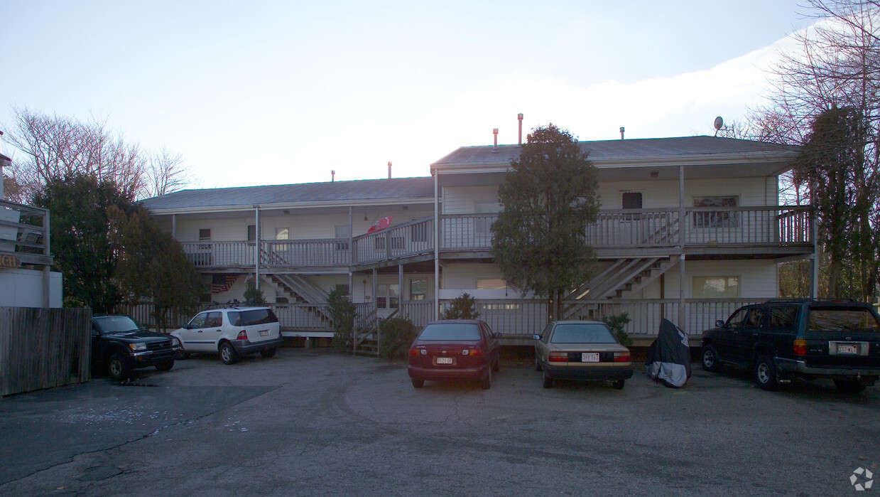 Building Photo - 519 Main St