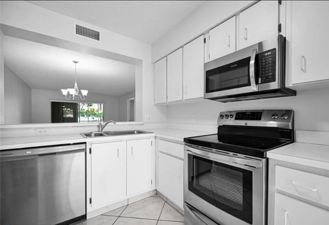 Building Photo - 7501 Trent Dr