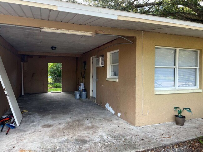 Foto del edificio - Charming 2BR/1BA in Quiet Alva – Fresh Pai...
