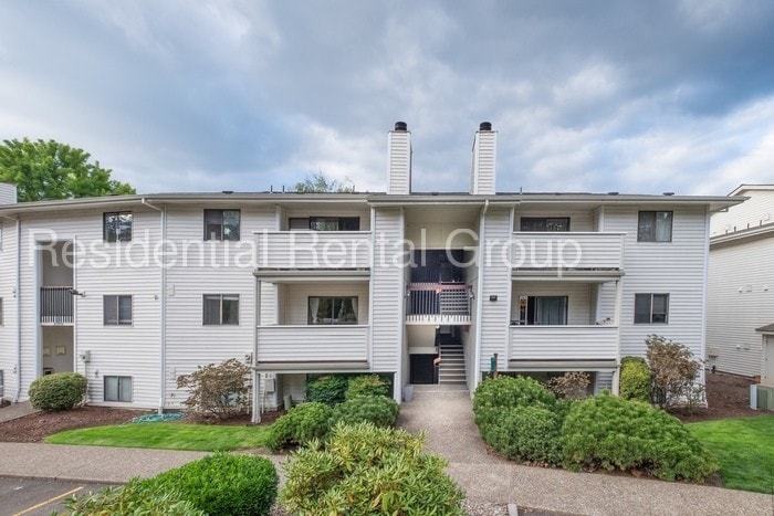 Primary Photo - 11044 SW Greenburg Rd