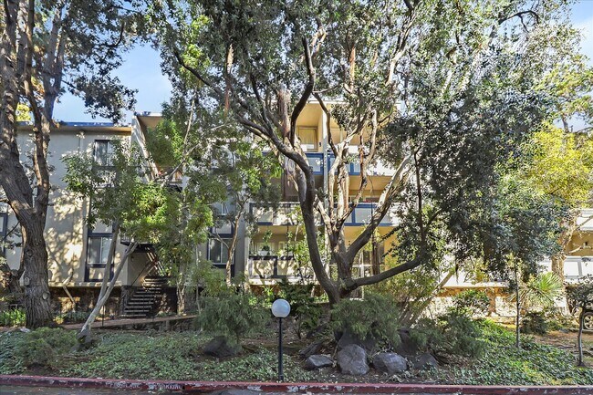 Photo - 955 Shorepoint Ct (Alameda, CA) Townhome