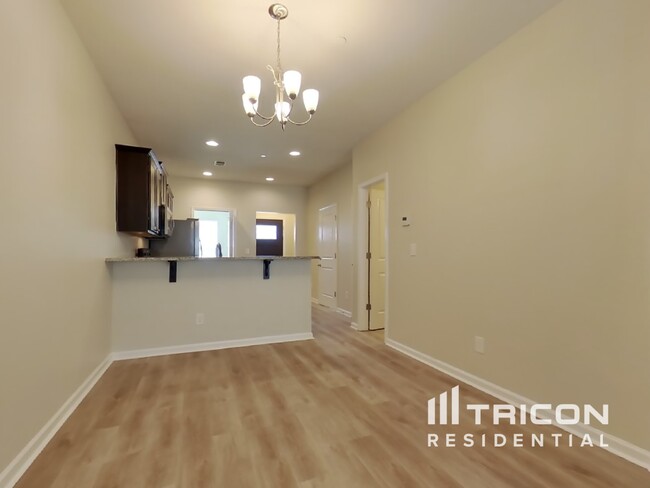 Building Photo - 404 Riverwood Ct
