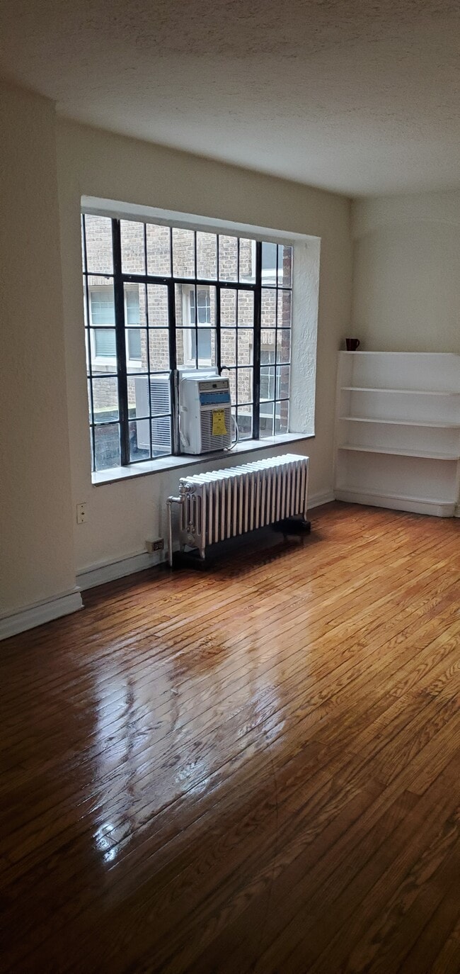 Photo - Seeley Apartments