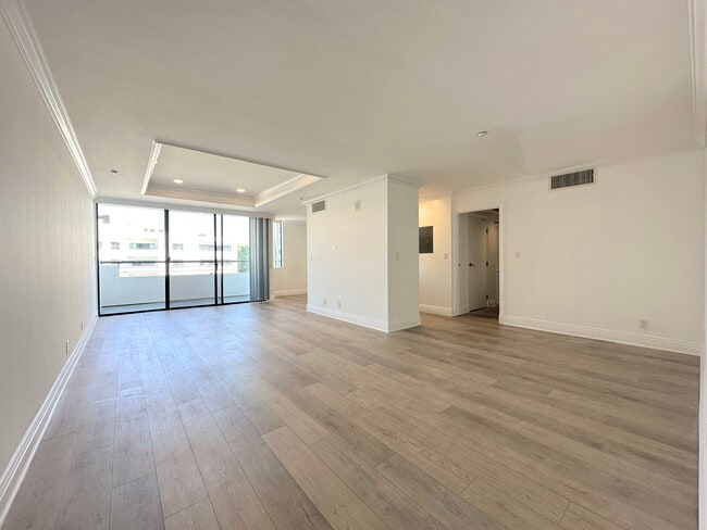Building Photo - 10636 Wilshire - Luxury Doorman Building
