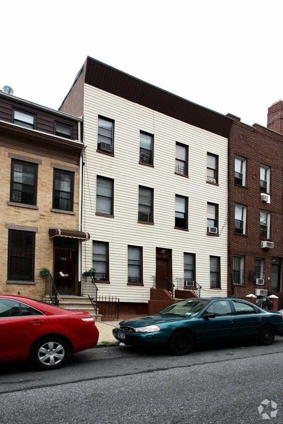 Primary Photo - 333 18th St