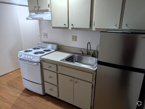 Building Photo - 2668 Elmwood Ave