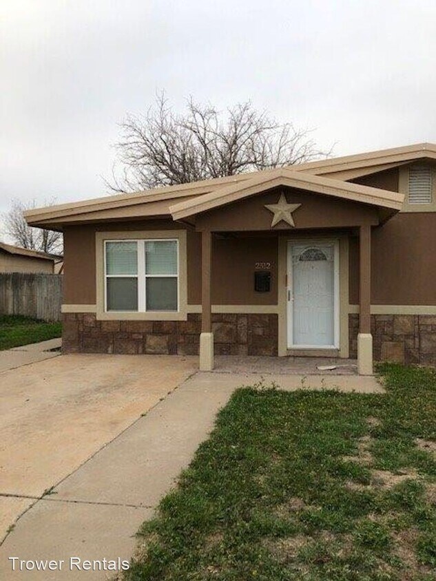 Primary Photo - 3 br, 1 bath House - 2512 W. 11th St.
