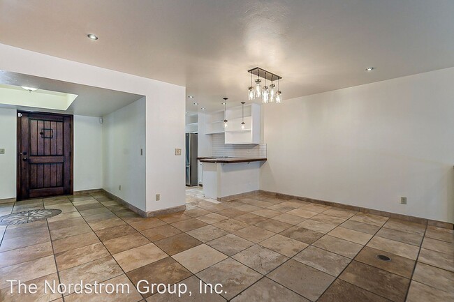 Building Photo - 3 br, 2 bath House - 406 N Dodge Blvd