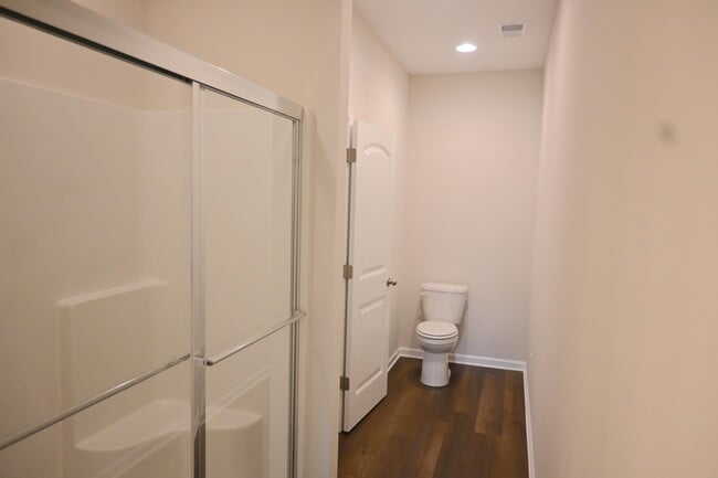 Building Photo - 983 Manitou Cir