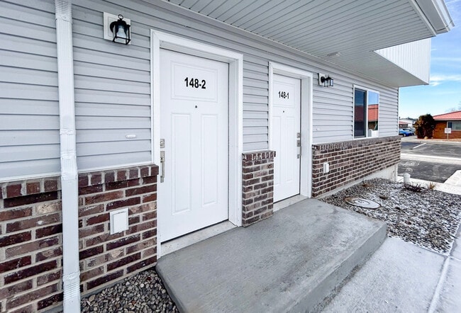 Building Photo - 190 Margette Way