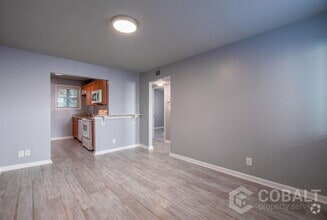 Building Photo - 271 Glen Iris Dr NE