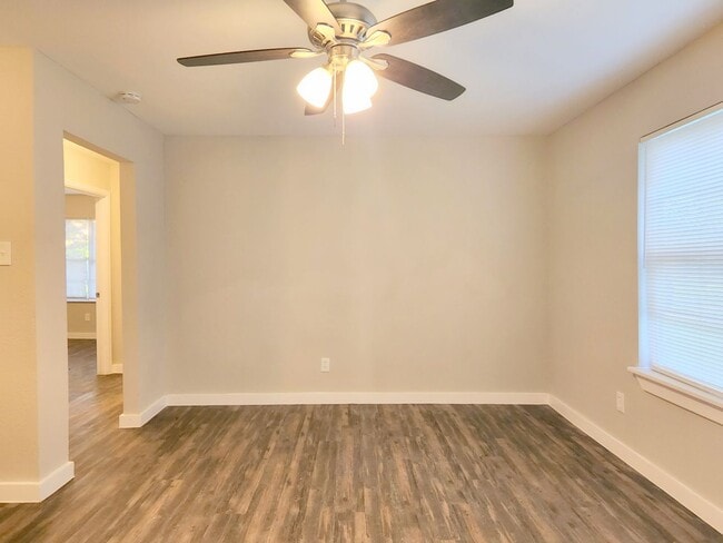 Building Photo - 1106 2nd Ave N