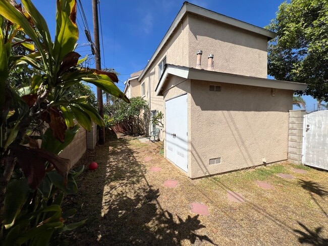 Building Photo - 702 Jay Cir